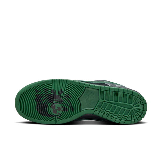 Nike x There Skateboard SB Dunk Low Pro 'Anthracite Gorge Green' HF7743-001