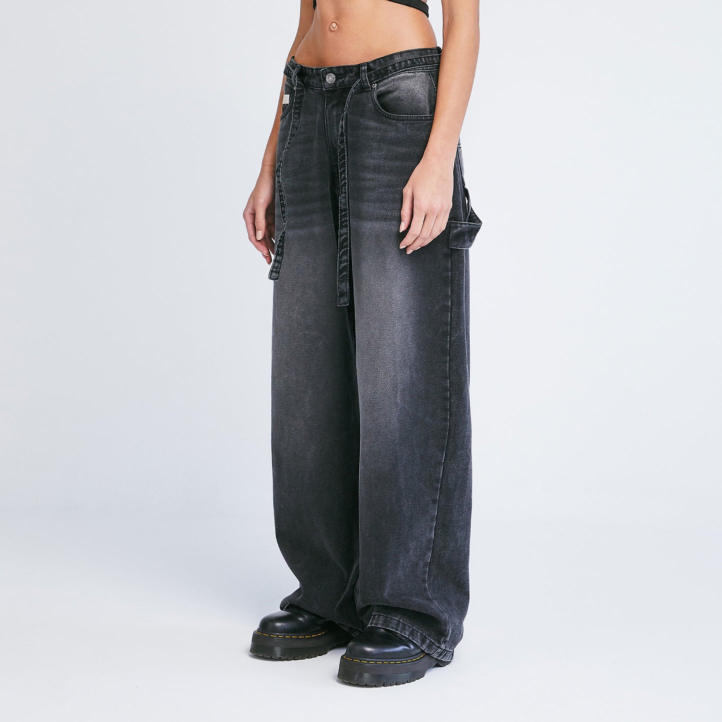 Dirty-Wash Mid-Rise Pants Black