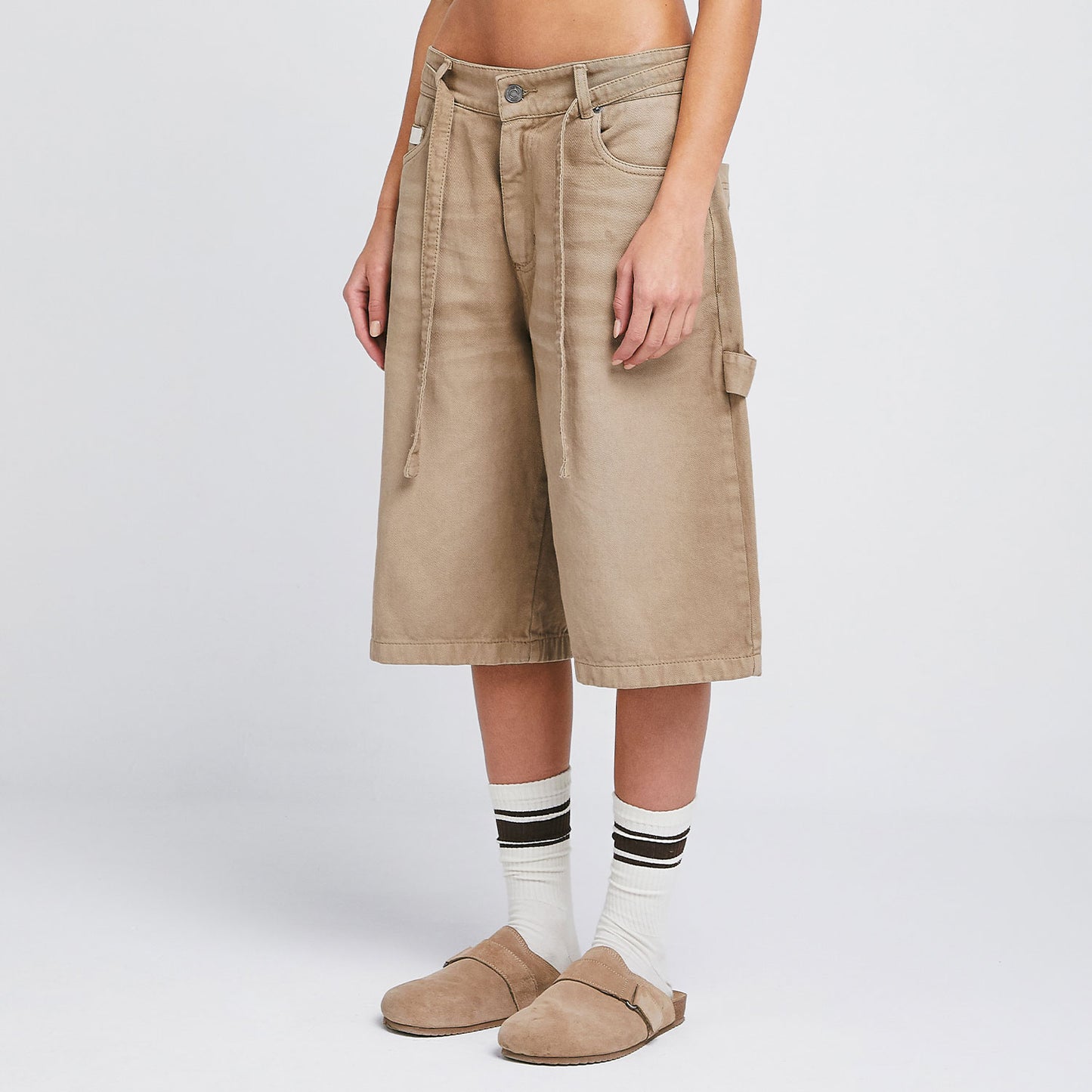 Dirty-Wash Jorts Sand