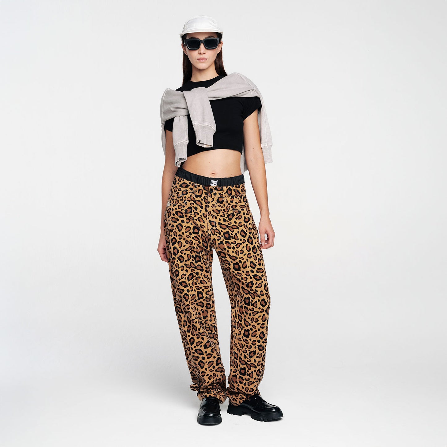 Slim Tee Rib Script Logo Negro